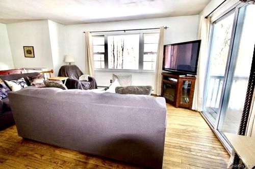 182 Downing Rd, Pleasant Valley, NY, 12569-7526 | Card Image