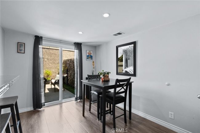 22524 Paseo Terraza, Townhouse with 2 bedrooms, 2 bathrooms and 2 parking in Santa Clarita CA | Image 8