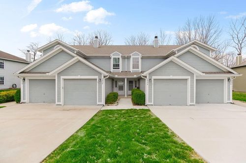 3b-5932 Ne Moonstone Dr, Lee's Summit, MO, 64064-1191 | Card Image