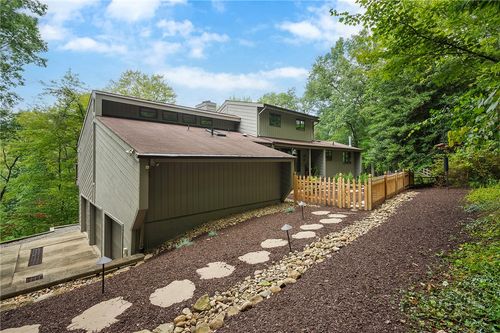 2638 Woodmont Ln, Wexford, PA, 15090-7977 | Card Image