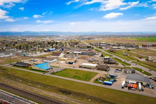 NNA Gallatin Farmers Avenue, Belgrade, MT, 59714 | Card Image