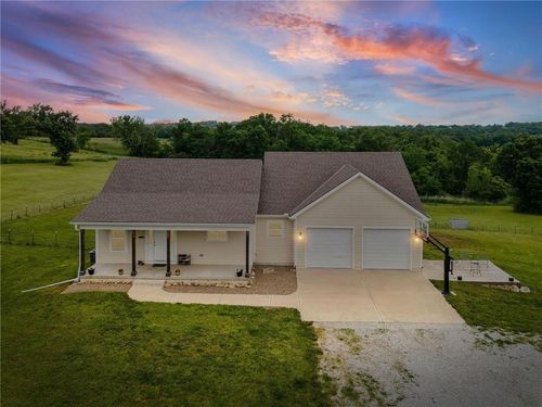 20128 Linwood Rd, Linwood, KS, 66052-4348 | Card Image