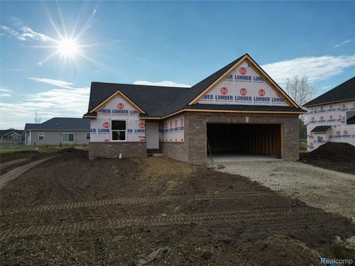 10206 Hunt Dr, Davison, MI, 48423-3527 | Card Image