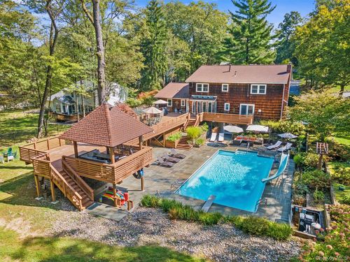 48 Woodhaven Dr, New City, NY, 10956-4437 | Card Image