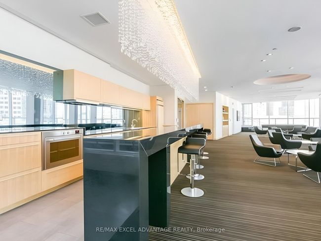 1305 - 65 Bremner Blvd, Condo with 3 bedrooms, 2 bathrooms and null parking in Toronto ON | Image 28
