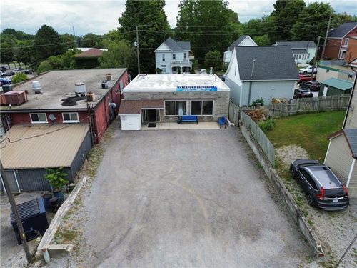 42 Main St S, Waterford, ON, N0E1Y0 | Card Image
