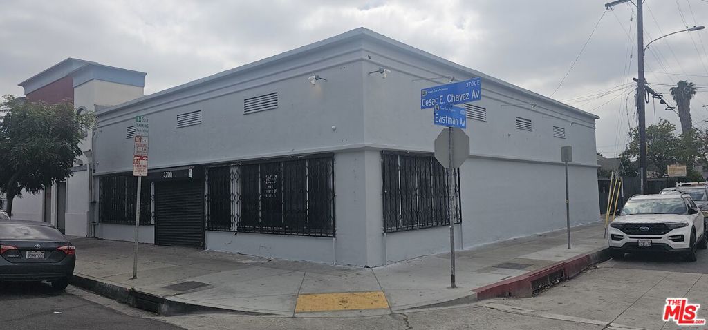 Commercial Sale in Los Angeles 2