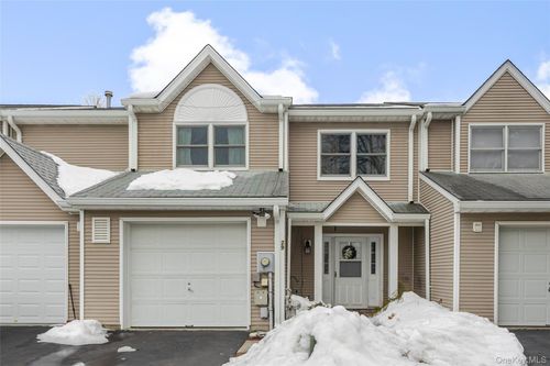29 Deer Crossing Dr, Fishkill, NY, 12524-1361 | Card Image