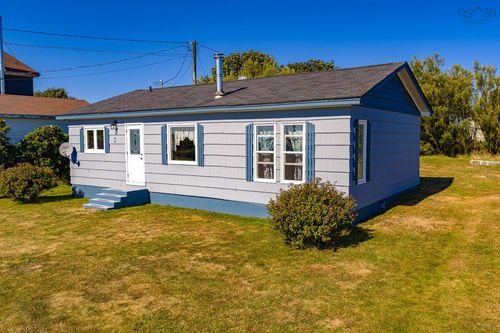 3 Atlantic St, Clarks Harbour, NS, B0W1P0 | Card Image