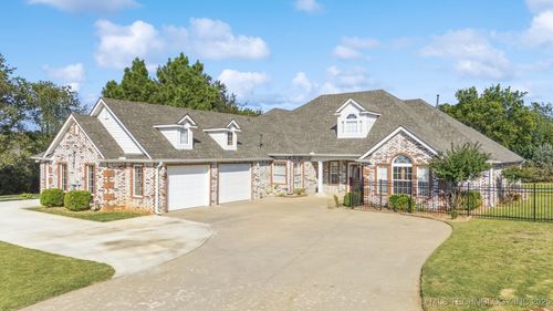 7101 S 282nd East Ave, Broken Arrow, OK, 74014-5750 | Card Image