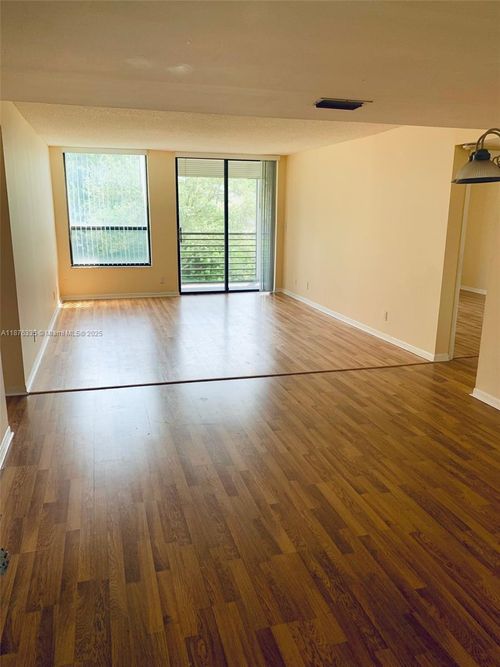 apt-216-6301 University Dr, Tamarac, FL, 33321-4036 | Card Image