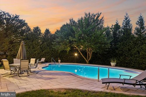 9217 Copenhaver Dr, POTOMAC, MD, 20854-3016 | Card Image