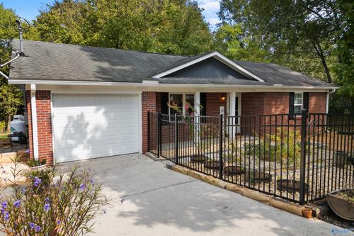 121 Lemley Cir, New Hope, AL, 35760-9534 | Card Image