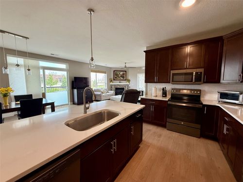 apt-106-9065 Bishop Dr, West Des Moines, IA, 50266-1894 | Card Image