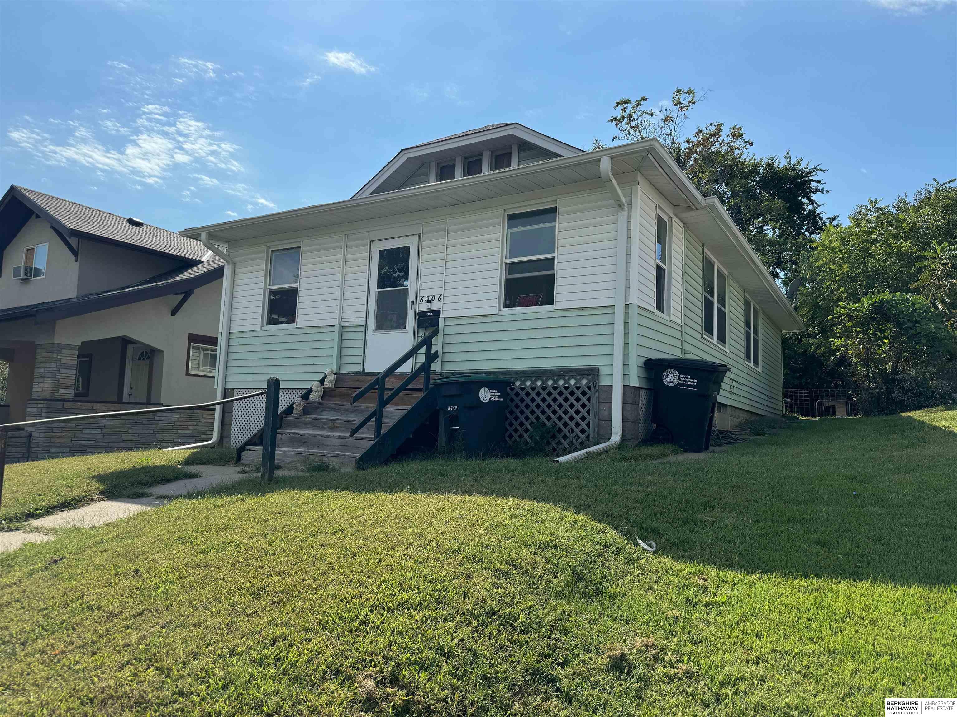 33rd St, Omaha, NE 68111