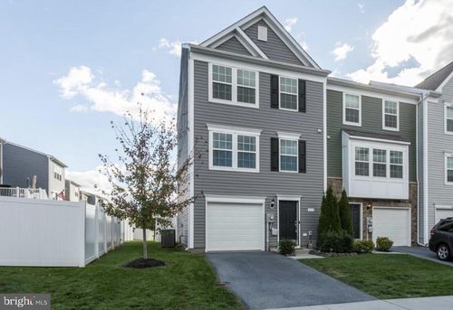 577 Thumper Dr, RANSON, WV, 25438-4890 | Card Image