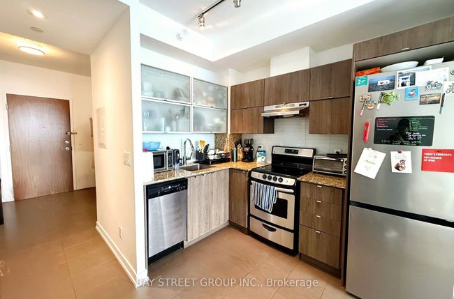 2112 - 170 Fort York Blvd, Condo with 2 bedrooms, 1 bathrooms and null parking in Toronto ON | Image 9