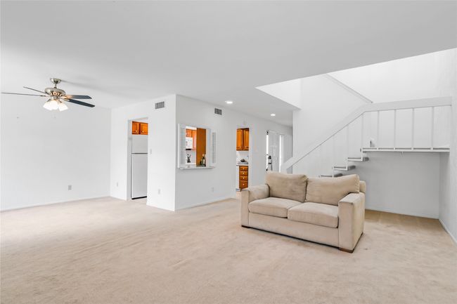 9818 Amberton Pkwy, Townhouse with 3 bedrooms, 3 bathrooms and null parking in Dallas TX | Image 17
