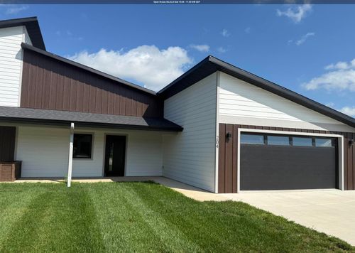 204 34th Ave W, Spencer, IA, 51301-2312 | Card Image