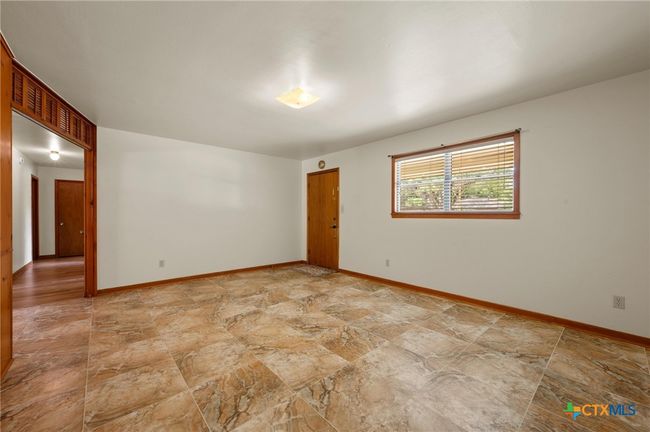 201 Hillcrest Dr, House other with 4 bedrooms, 2 bathrooms and null parking in Luling TX | Image 4