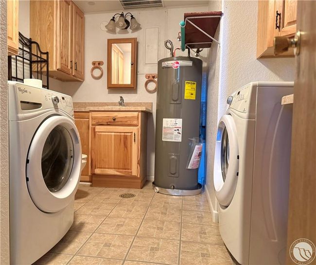 Laundry Room/Bathroom | Image 17