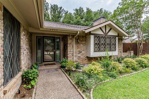 2604 Twinpost Ct, Irving, TX, 75062-5697 | Card Image