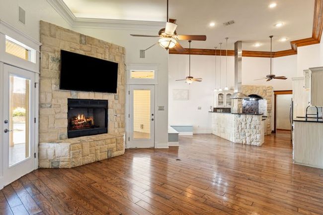 906 Millstone Ln, House other with 4 bedrooms, 4 bathrooms and null parking in Chandler TX | Image 13