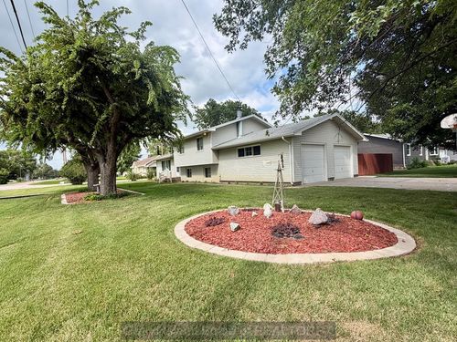 2705 St Paul Rd, Grand Island, NE, 68801 | Card Image