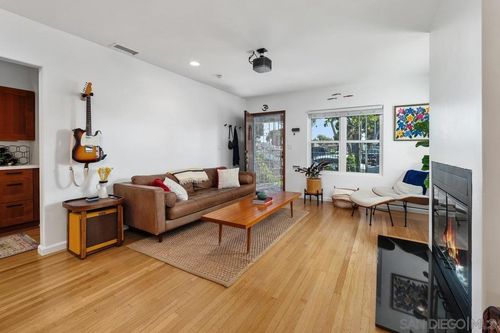 4128 Oregon St, San Diego, CA, 92104-1726 | Card Image