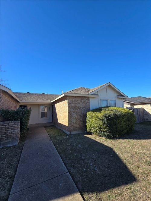 1451 Brook Meadow Cir, Lancaster, TX, 75134-2941 | Card Image