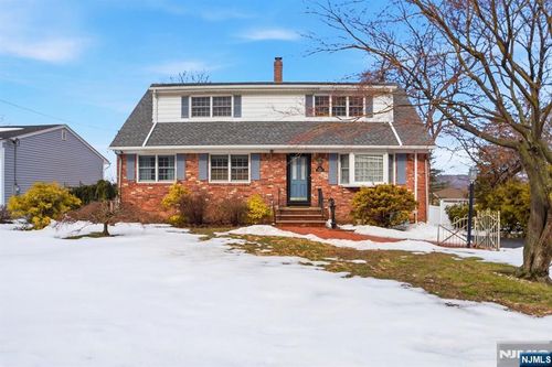 36 Page Dr, Oakland, NJ, 07436-2643 | Card Image