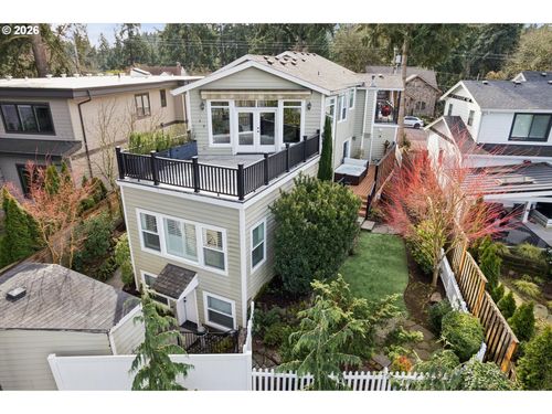 135 Middlecrest Rd, Lake Oswego, OR, 97034-3839 | Card Image