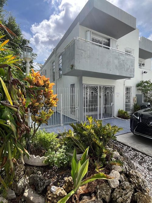 3591-3591 Sw 17th St, Miami, FL, 33145-1770 | Card Image