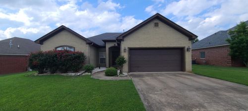 6004 Base Meadows Dr, Jacksonville, AR, 72076-9495 | Card Image