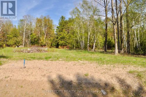 PART 4 Ipperwash Rd, Lambton Shores, ON, N0N1J3 | Card Image