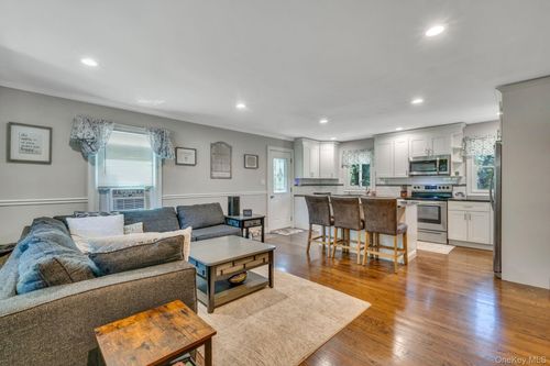 17 Magnolia Ln, Miller Place, NY, 11764-1827 | Card Image