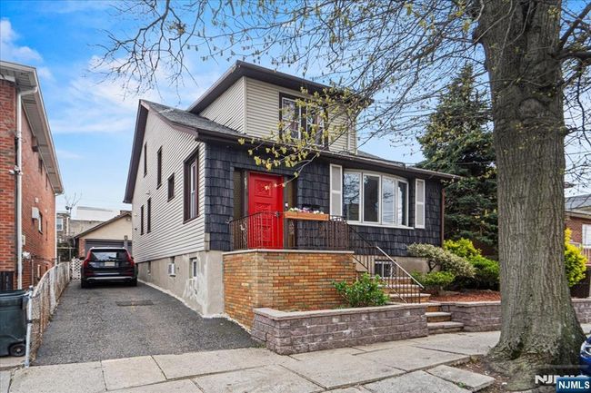 218 8 Th St, Home with 6 bedrooms, 3 bathrooms and null parking in Fairview NJ | Image 31