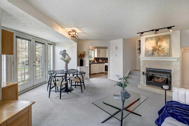 1405 22 Avenue Sw, Home with 2 bedrooms, 2 bathrooms and 2 parking in Calgary AB | Image 3