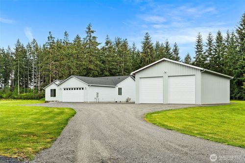 126 Otter Fox Ln, Winlock, WA, 98596-9114 | Card Image