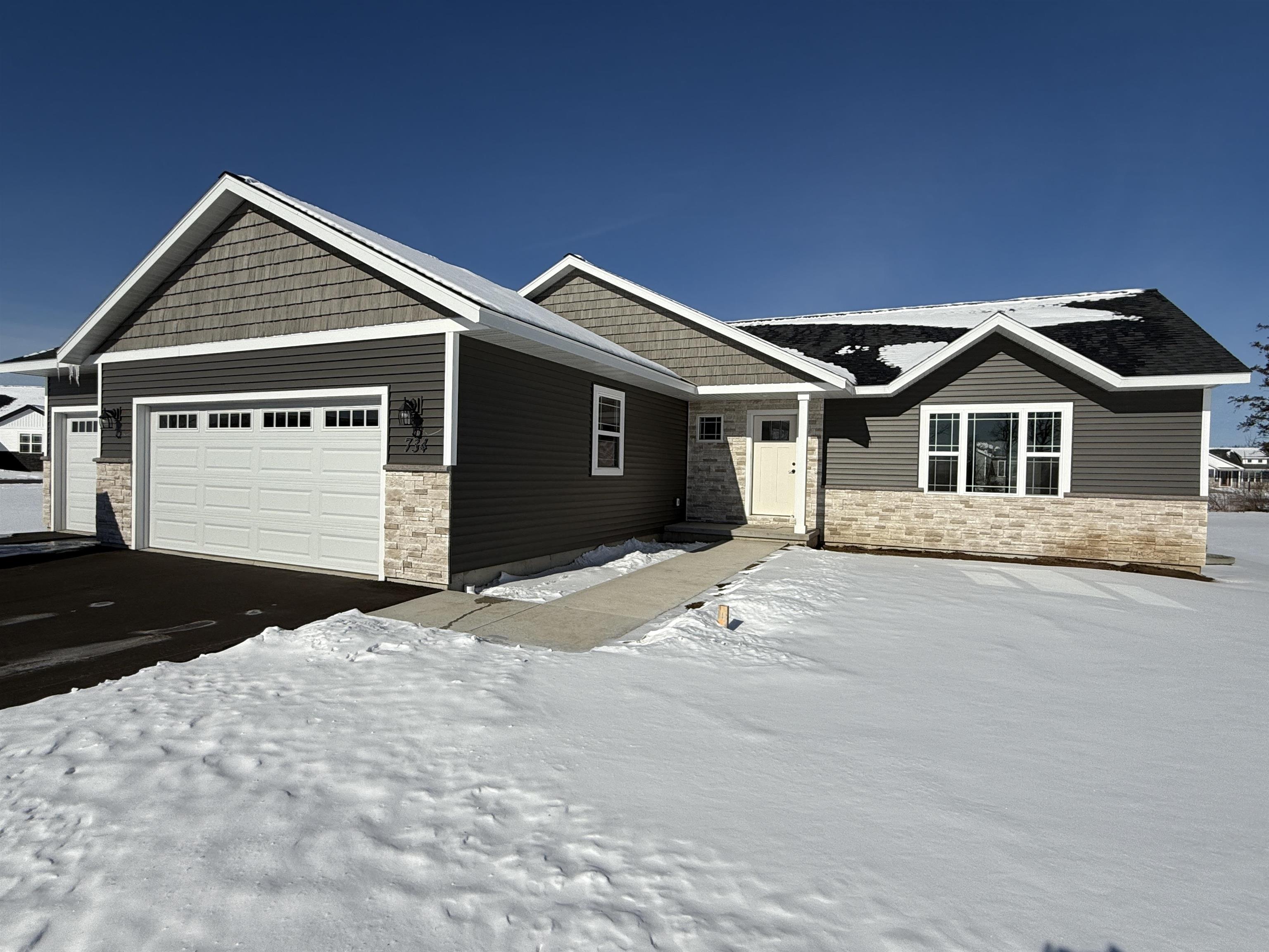 Red Sunset Ct, Plover, WI 54467