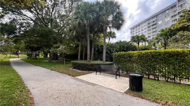 APT-505 - 4330 Hillcrest Dr, Condo with 1 bedrooms, 2 bathrooms and null parking in Hollywood FL | Image 40