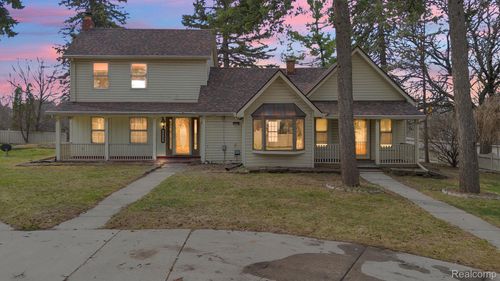 8202 N Inkster Rd, Dearborn Heights, MI, 48127-1054 | Card Image