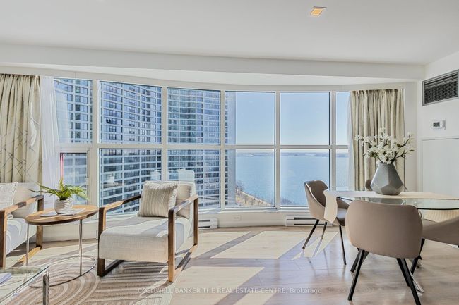 2002 - 99 Harbour Sq, Condo with 2 bedrooms, 2 bathrooms and 1 parking in Toronto ON | Image 40