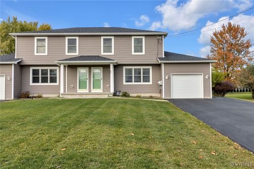 940 Reserve Rd, West Seneca, NY, 14224-4366 | Card Image