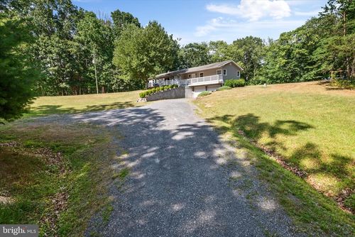 1904 John Mosby Hwy, BOYCE, VA, 22620-2736 | Card Image