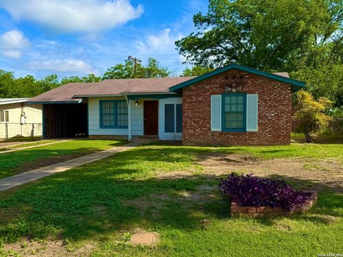 2423 Spicewood, San Antonio, TX, 78213-3052 | Card Image