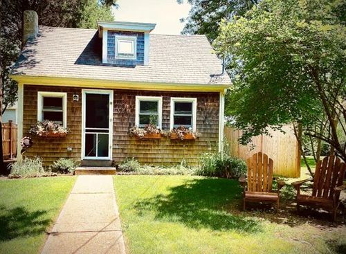 87 Wood Ln, South Kingstown, RI, 02879-4041 | Card Image