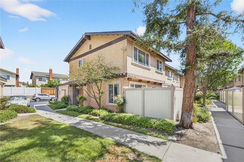 1-12305 Runnymede St, North Hollywood, CA, 91605-3641 | Card Image