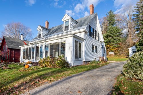 21 Old Ferry Ln, Kittery, ME, 03904-1305 | Card Image