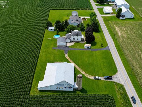 3265 Fangboner Rd, Fremont, OH, 43420-9386 | Card Image